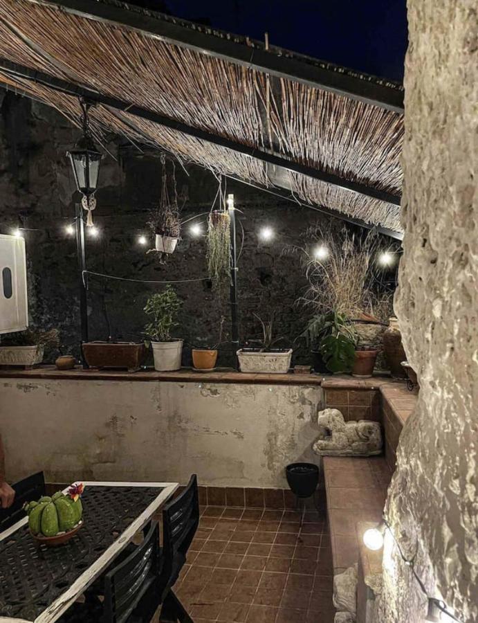 Appartamento In Pieno Centro Storico Con Terrazzo “O'Vicariello” เนเปิลส์ ภายนอก รูปภาพ