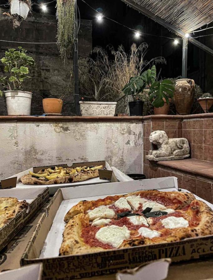 Appartamento In Pieno Centro Storico Con Terrazzo “O'Vicariello” เนเปิลส์ ภายนอก รูปภาพ